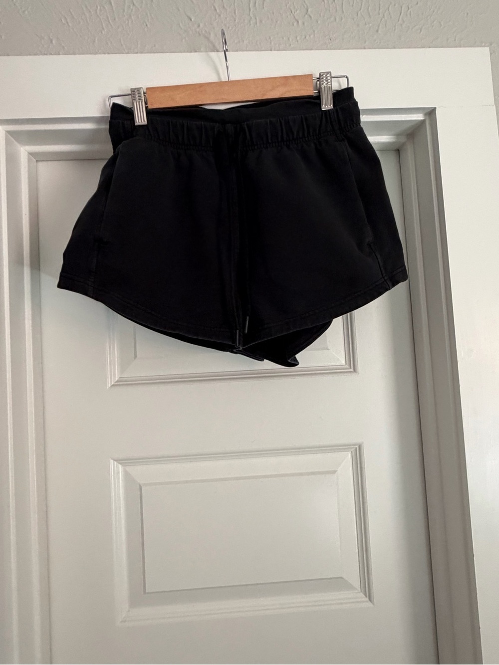 lululemon athletica Black Women's Athletic Shorts inner glow high rise 3”